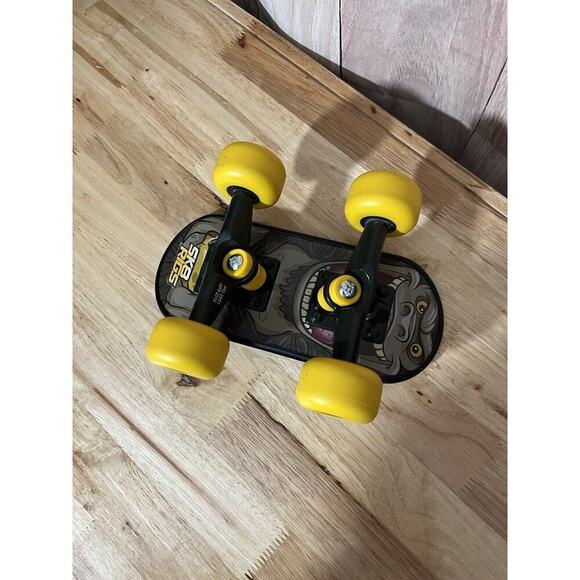 SK8 Rigs Handboard for Kids Gorilla Design Yellow BongoHand Skateboard - Picture 3 of 5